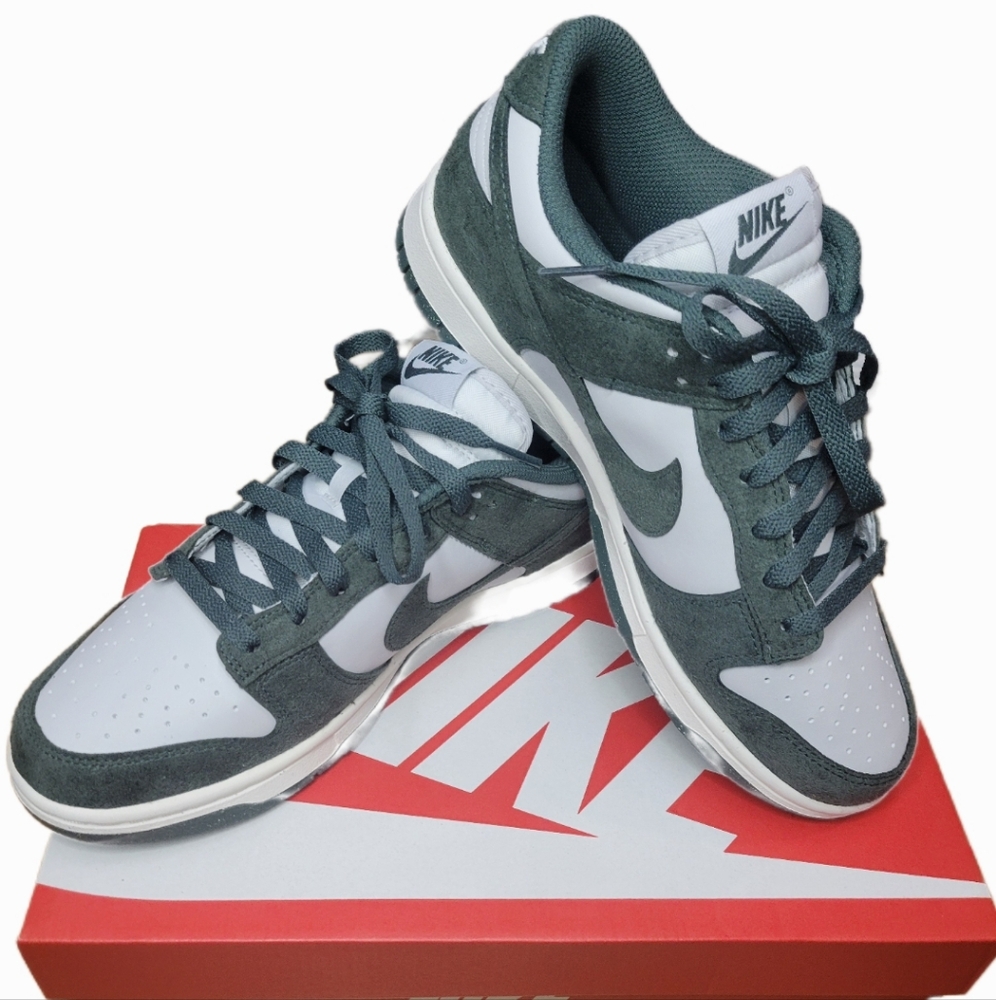 NIKE DUNK LOW